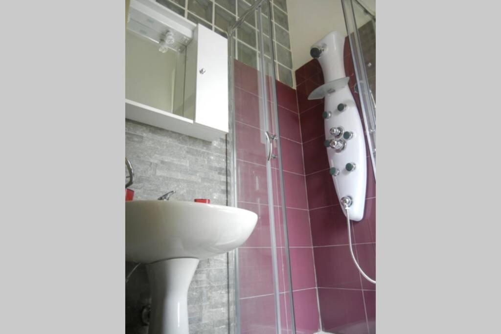 "Little Sicilian Home"-Room With A Private Bathroom & Kitchen -Fridge - And Shared A Beautiful Terrace On Hostel Taormina Center Экстерьер фото